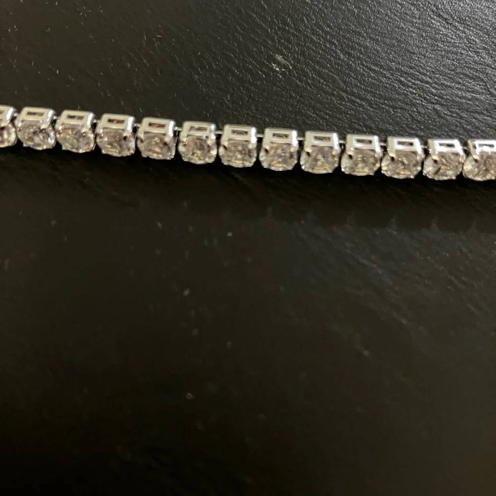 Elegant Silver plated Rhinestone Tennis Bracelet 7 inches long